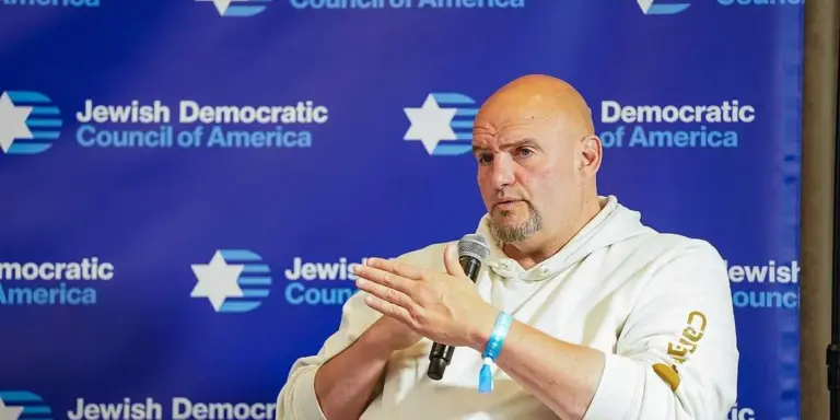 ‘Hate this man’: Critics slam Fetterman over point-blank threat to leave Democratic Party