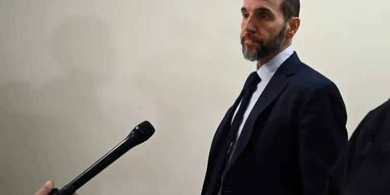 Trump chasing ‘sugar high’ as DOJ cases ‘crash and burn’: ex-federal prosecutor