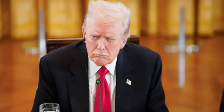 Sources warn they ‘don’t know what to do’ as Trump’s mind withers