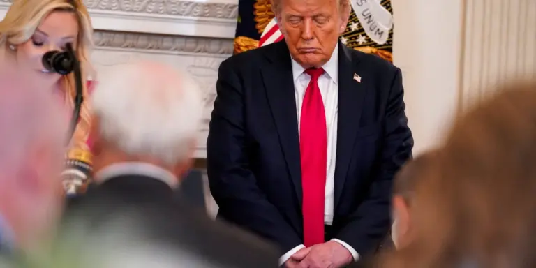 Trump getting bad advice as aides ‘throw a wrench’ in his plans: GOP senator